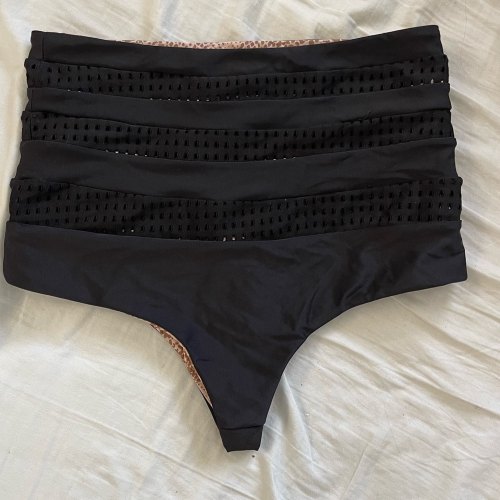 Acacia Madrid high waisted bottoms